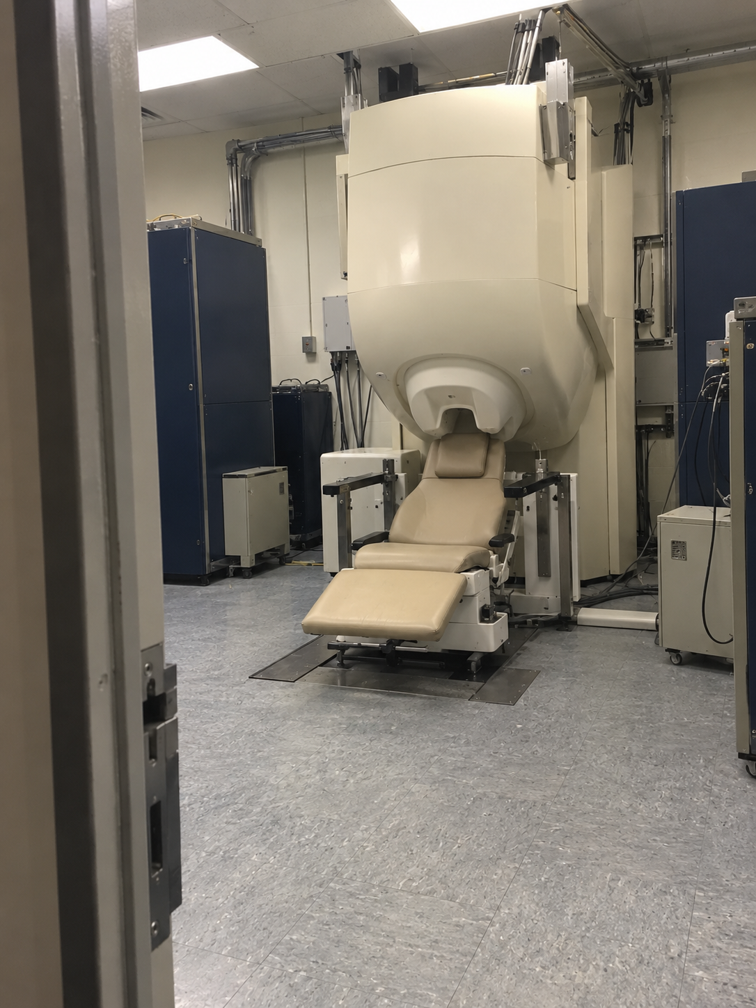 Conventional MEG scanner